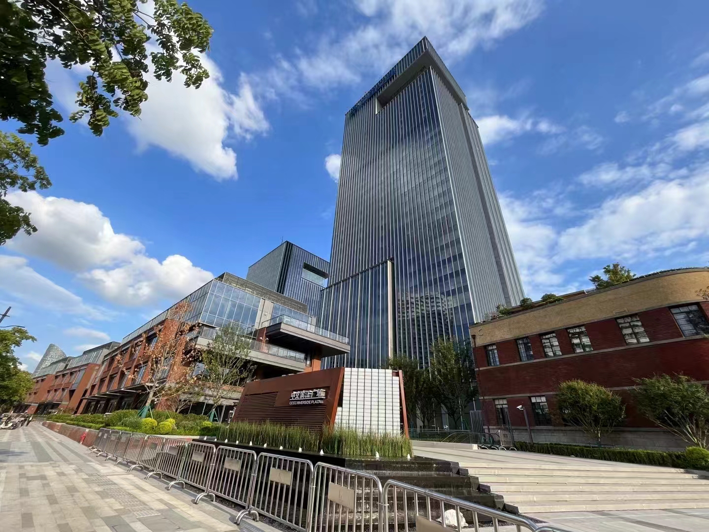 中交滨江广场外观